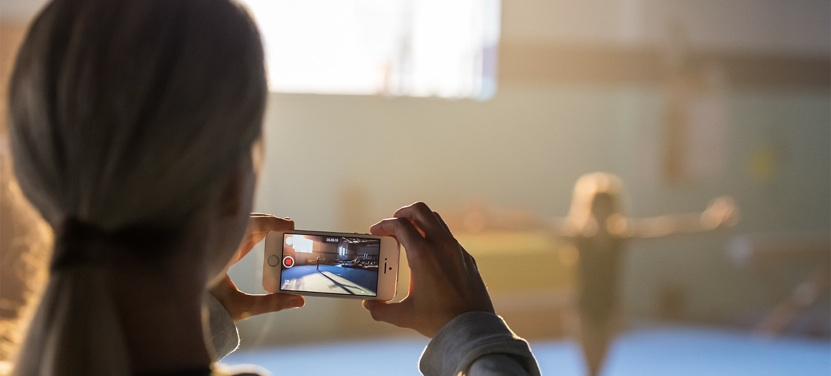 sihirli-elma-iphone-5s-tv-reklami-strength-featured2