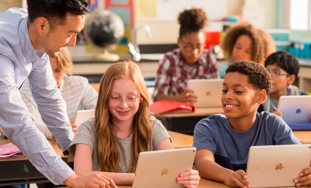 Apple Egitim Uygulamalari