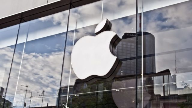 Apple Apple