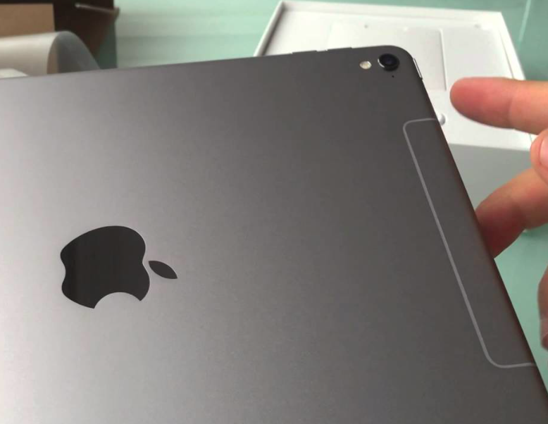 iPad Pro Cellular + WiFi Anten Çizgisi