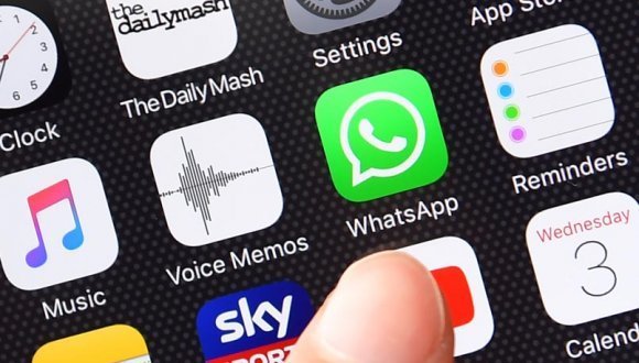 WhatsApp Sticker'a Apple darbesi!2
