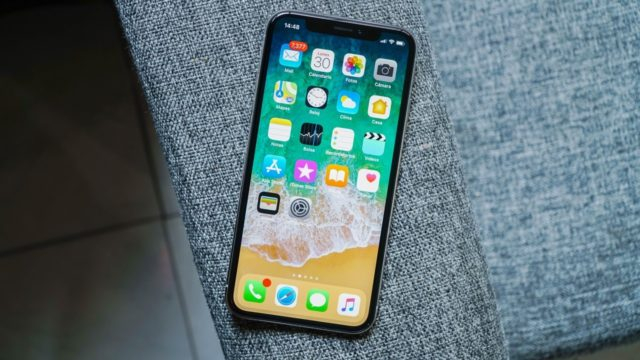 apple-ekran-panellerinde-degisiklige-gidebilir