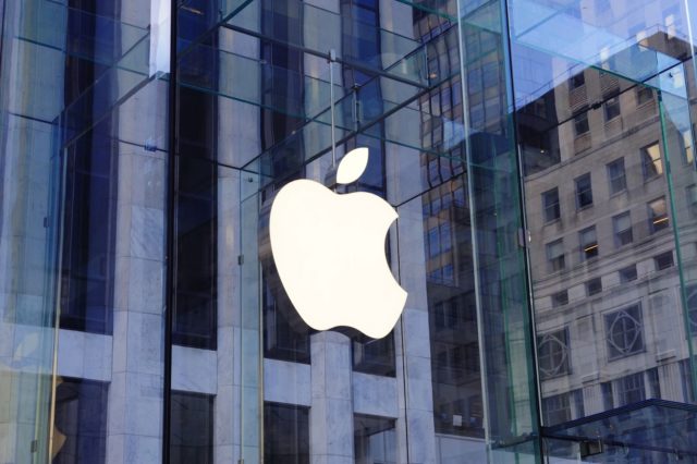 Apple'ın Yeni Aldığı Patent, Katlanabilir iPhone'u İşaret Ediyor! Apple'ın Yeni Aldığı Patent, Katlanabilir iPhone'u İşaret Ediyor!