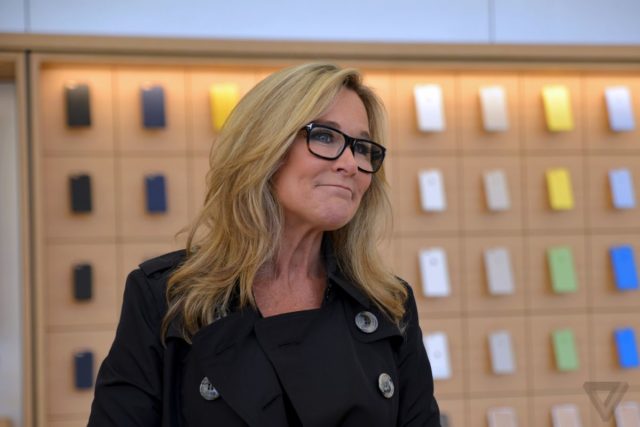 Angela Ahrendts, Apple'daki Görevinden Ayrılıyor Angela Ahrendts, Apple'daki Görevinden Ayrılıyor