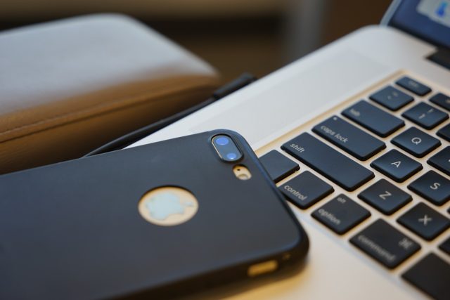 apple-cine-ozel-telefon-tasarliyor