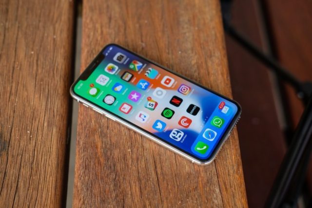 yeni-iphone-kullanilirken-goruntulendi
